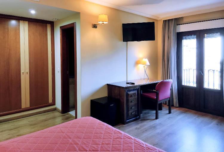 Hostal Plaza Mayor Torrejón de Ardoz Buitenkant foto