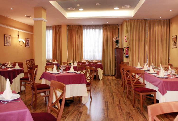 Hostal Plaza Mayor Torrejón de Ardoz Buitenkant foto